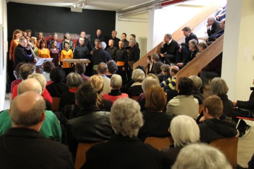 Ausstellungsansicht: «Subjekt = Objekt = Subjekt» Nr. 42, Oxyd, 2010, Konzert, Roland Fink Singers