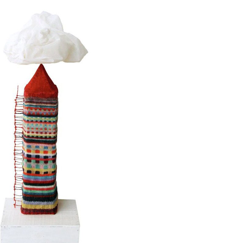 Wolkenkratzer, 2004, Wolle, Tüll, versteift, ca. 80 x 30 x 20 cm, Objekt aus der Serie «Häuser II»