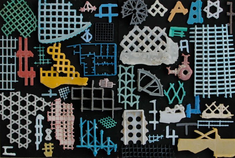 Plastikstrandgut, 2009, 44 x 60 cm, Werk aus der Serie «Strandgut II»
